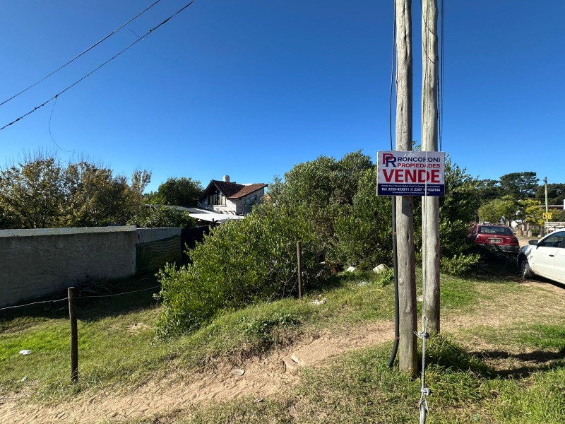 Terrenos Lote Comercial en esquina Mar Azul